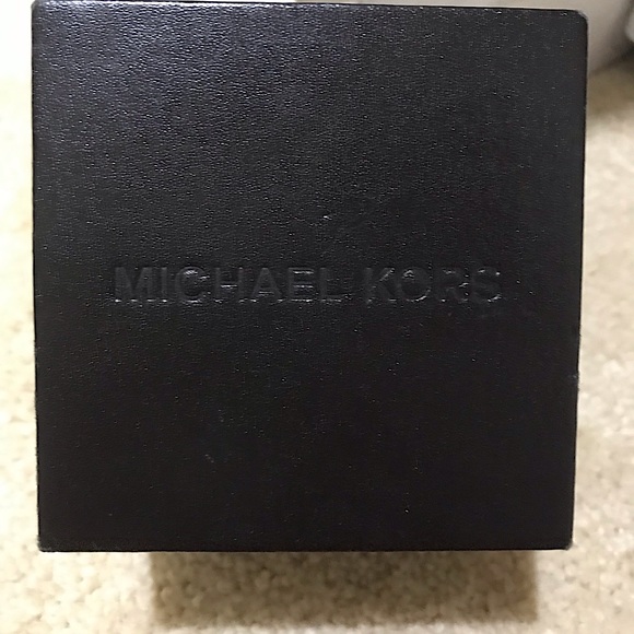 🆕🔥MICHAEL KORS BEZEL BAGUETTE GORGEOUS ROSE GOLD&CLEAR LINK STYLISH WATCH NWT! - Picture 11 of 16